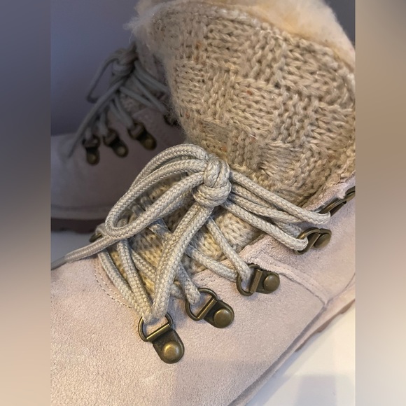 EUC women’s BearPaw ankle boots. Size 8 - Picture 7 of 16